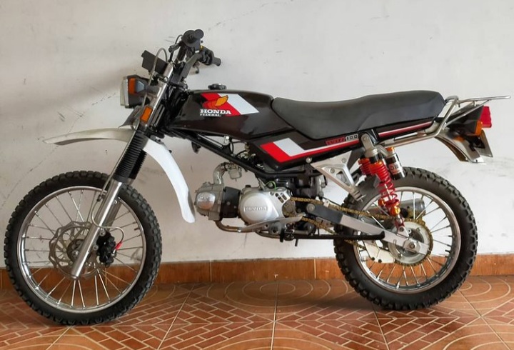 Honda win 100 Custom