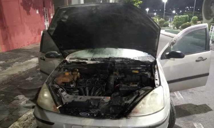 Jacobina: Família tem carro incendiado e pede mais segurança na Praça da Missão