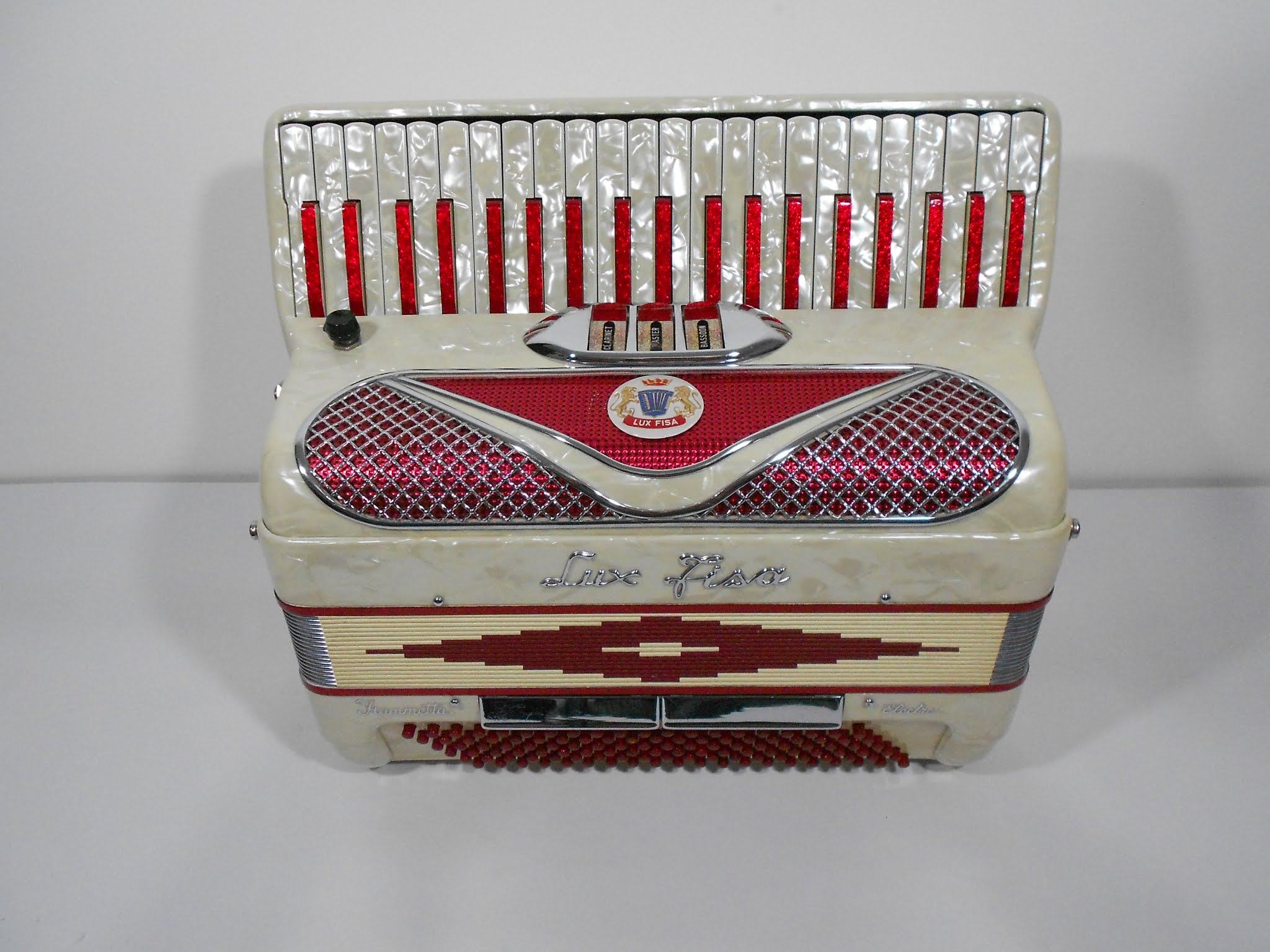 Lux fisa accordion deals