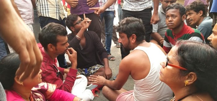 কয়লা বোঝাই গাড়ির ধাক্কায় মৃত সাইকেল আরোহী, ৬০ নম্বর জাতীয় সড়ক অবরোধ