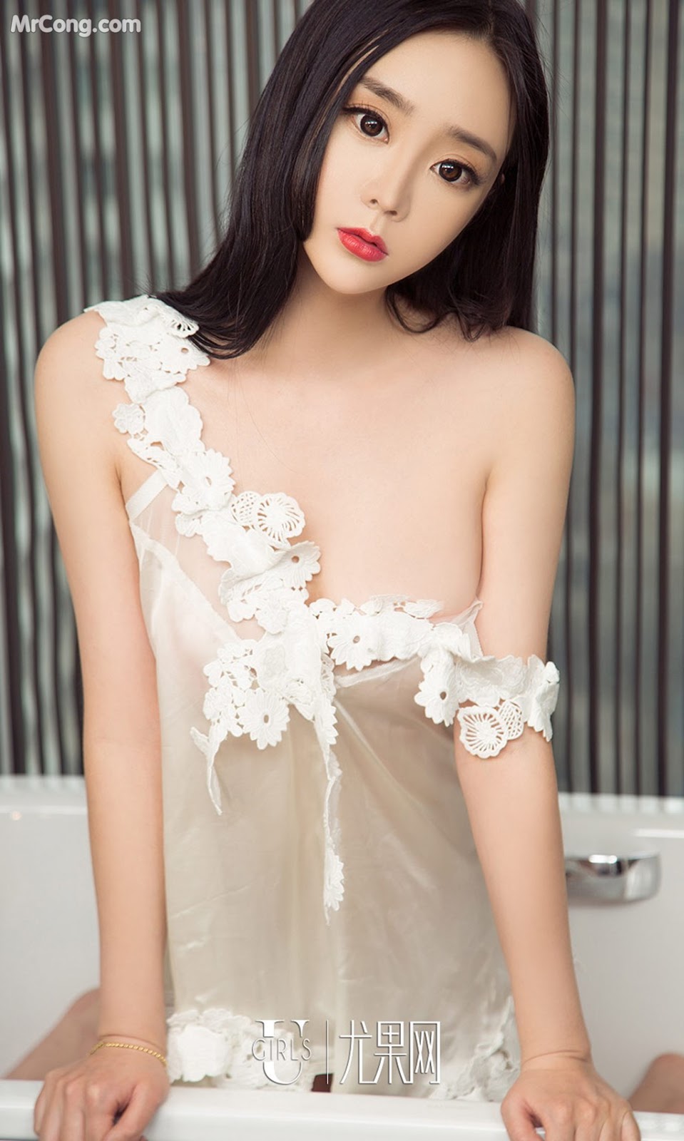 UGIRLS - Ai You Wu App No.1028: Ai Mi Er Model (艾米 儿) (40 photos)