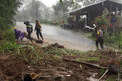Longsor Akibat Hujan Deras, Dengan Sigap, Polres Bangli Lakukan Pembersihan