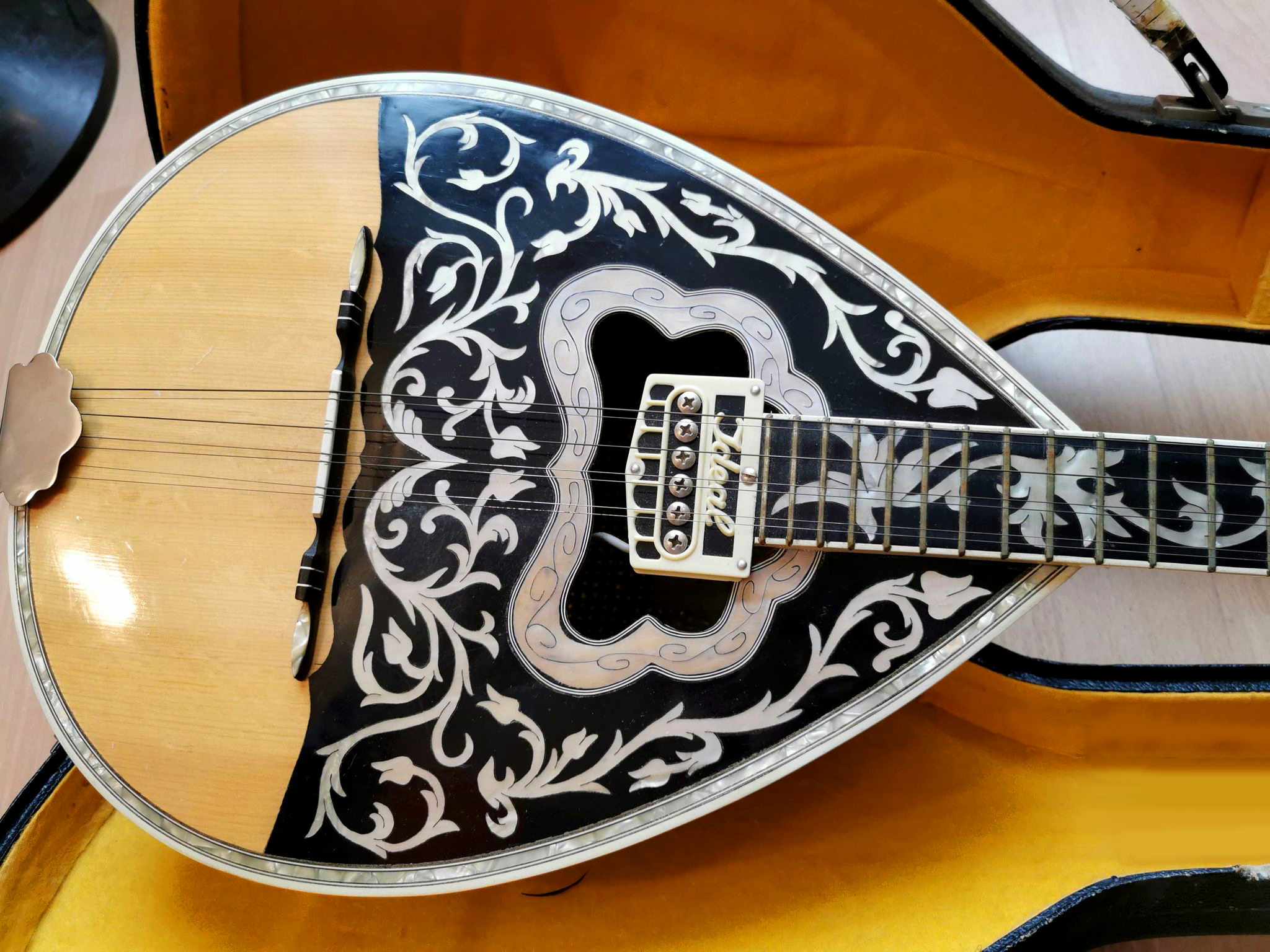 Zozef bouzouki from Northern France