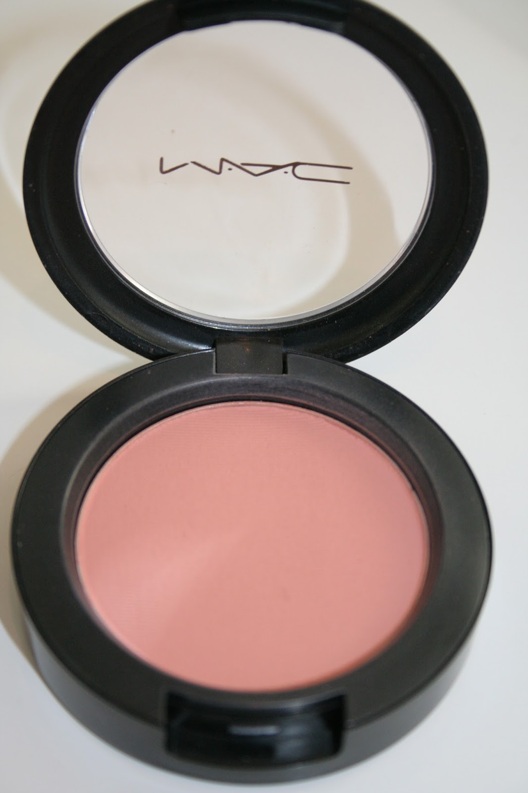 MAC Melba A Beauty To Rock