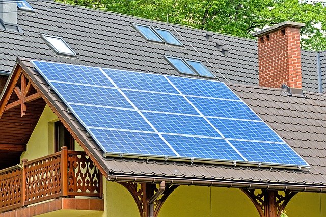 Is Solar or Wind a Better Way to Power Your Home?