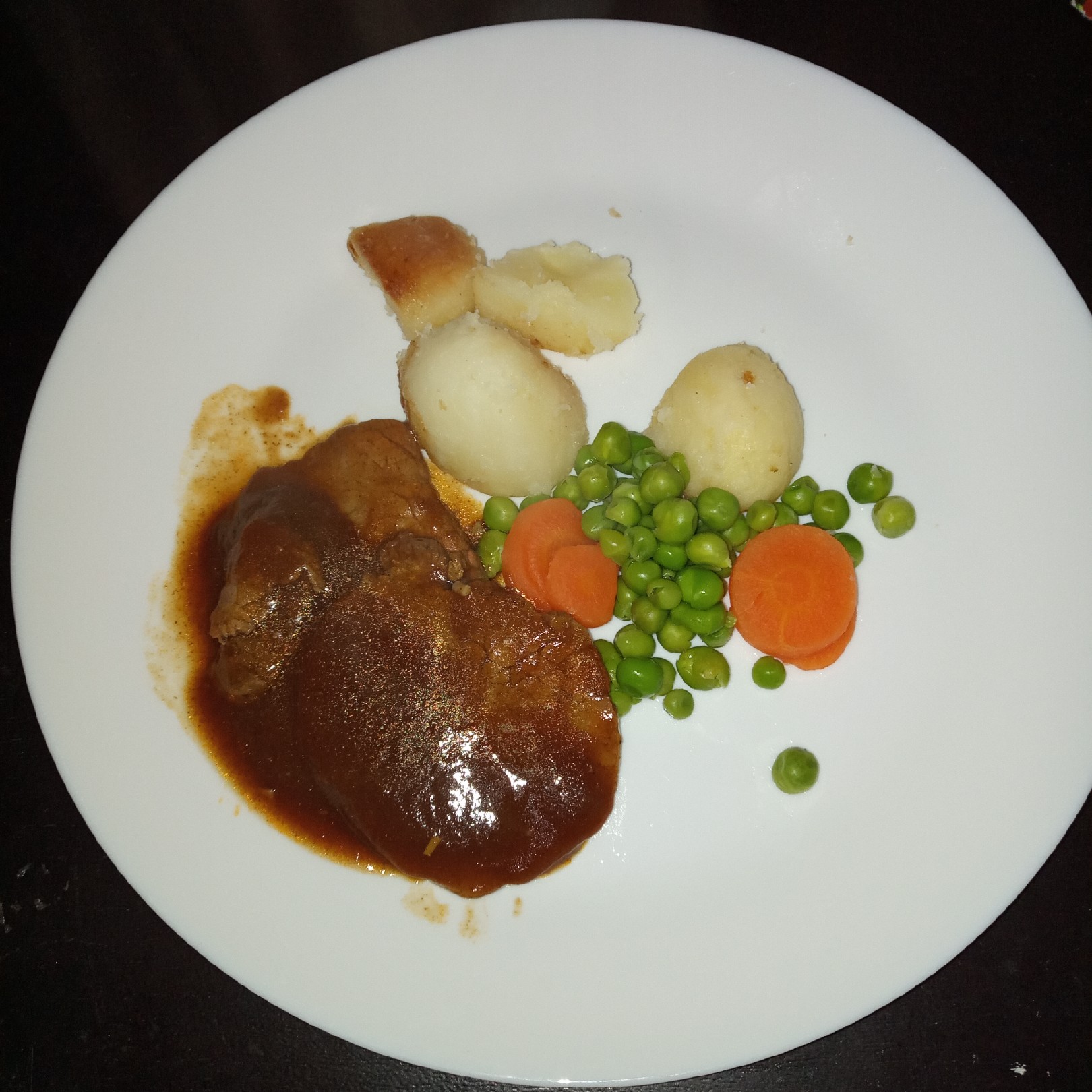 Supersupergirl's Food Reviews M&S Marks and Spencers roast beef dinner