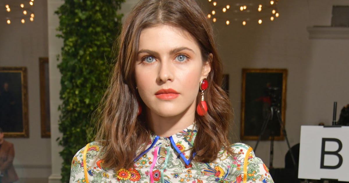 Alexandra Daddario – Tory Burch Fashion Show in NYC 09/08/2019