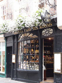 The Caked Crusader: Chocolate mousse cake and a trip to York