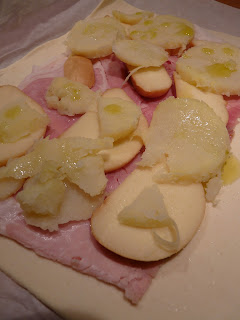 sfoglia al prosciutto cotto, patate e scamorza affumicata