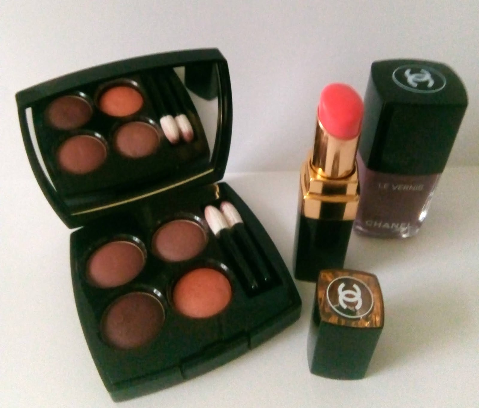 Chanel Emilienne (452) Rouge Coco Lipstick (2015) Review & Swatches