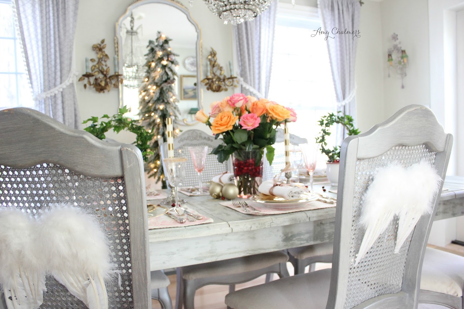 Maison Decor A Gilded Pink Toile Christmas Table