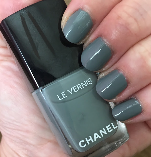 Chanel, Chanel Le Vernis Nail Colour, Chanel Spring 2017 Collection, Chanel Washed Denim, nails, nail polish, nail lacquer, nail varnish, manicure, #ManiMonday