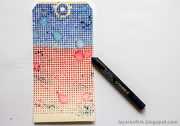 Layers of ink - Red and Blue Tag Tutorial by Anna-Karin Evaldsson. With Simon Says Stamp Halftone Background.