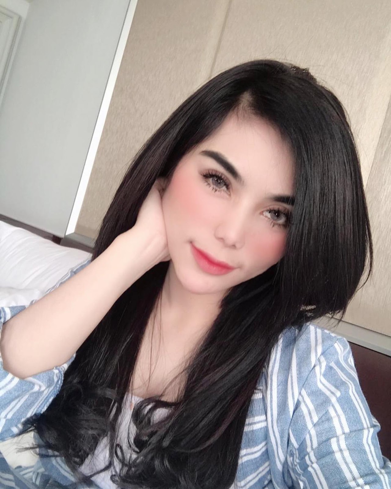 Charents Koleksi foto Selfie Terhot Model Indonesia - ZONA ARTIS LAGI