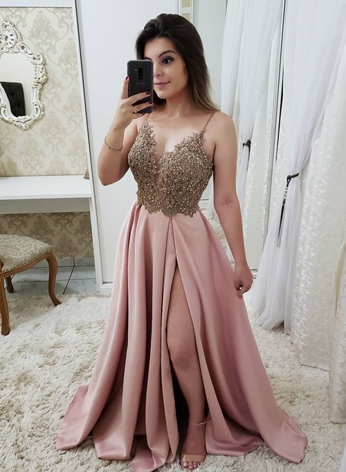 vestido longo rosa com fenda