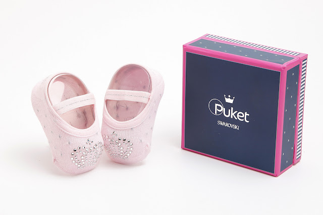Puket e Swarovski desenvolvem meias para recém-nascidos que são verdadeiras jóias