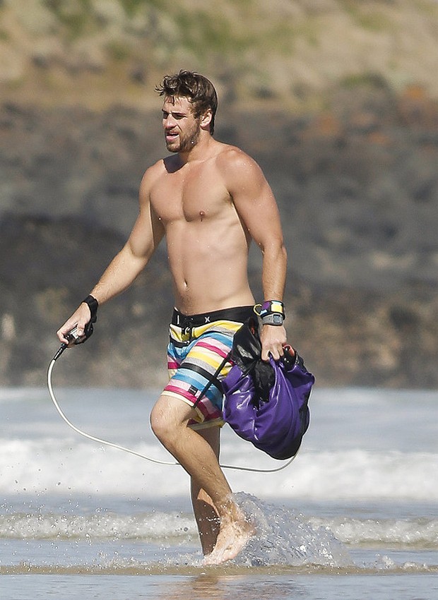 Liam Hemsworth ~ FEET Always