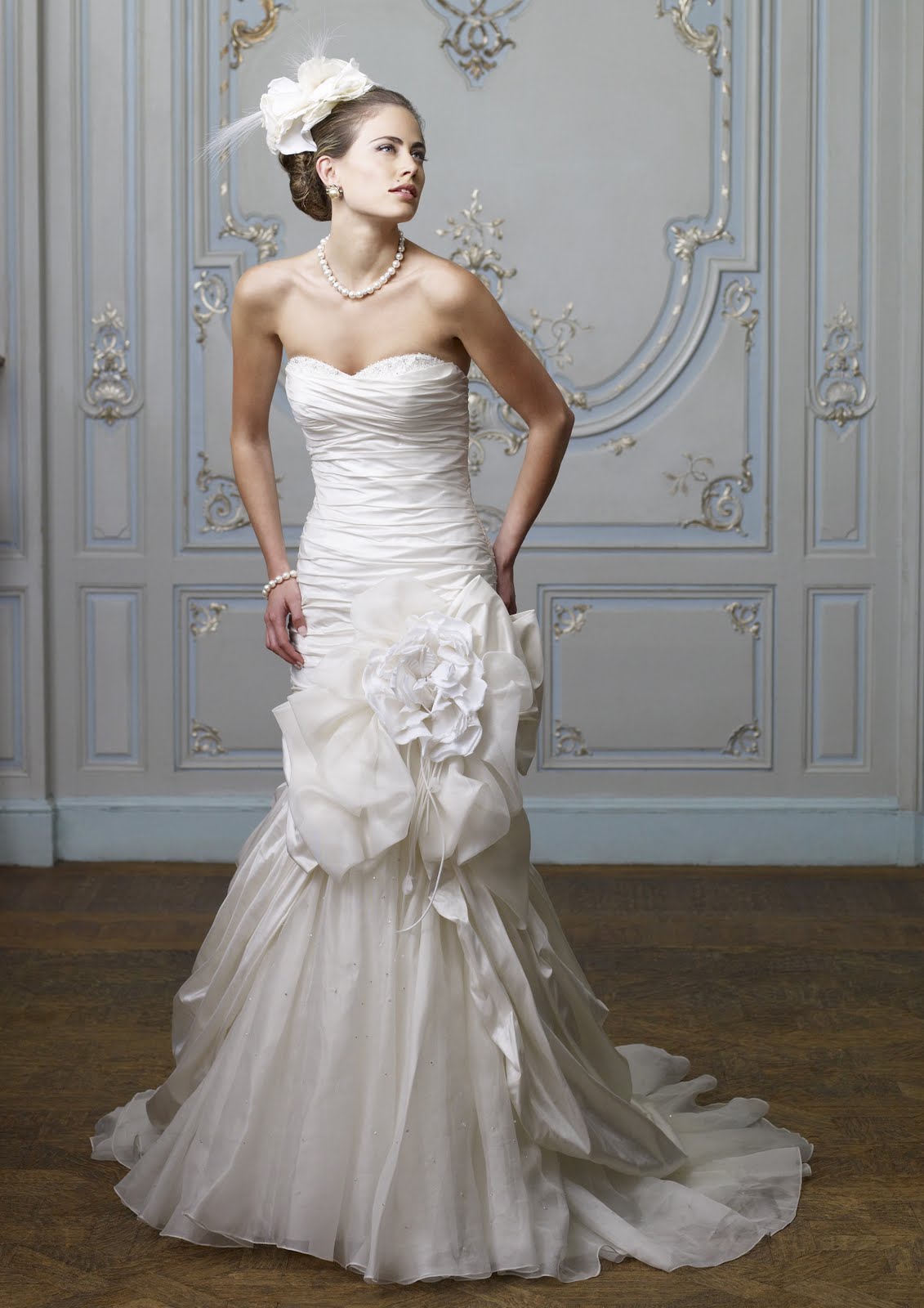 Ian Stuart - theatrical wedding dresses | Fashion Detective (1131 x 1600 Pixel)