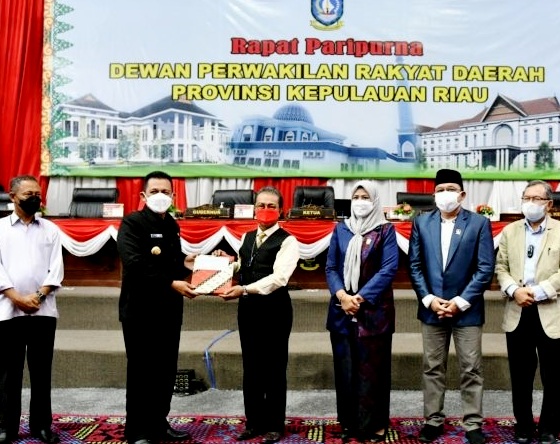 Persetujuan Ranperda LPP APBD 2020, Ini Kata Gubernur Kepri Persetujuan Ranperda LPP APBD 2020, Ini Kata Gubernur Kepri
