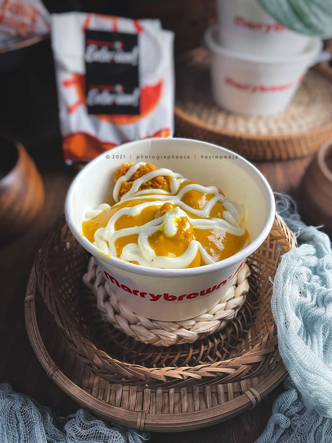 Cheesy chicken mashed bowl