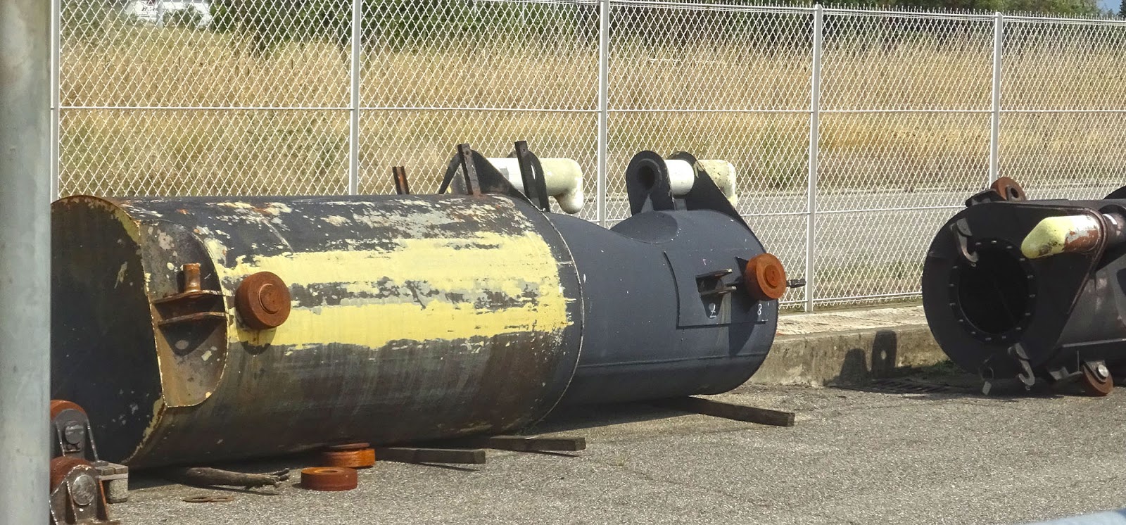Sitzen Zwei U Boote Auf Der Mauer