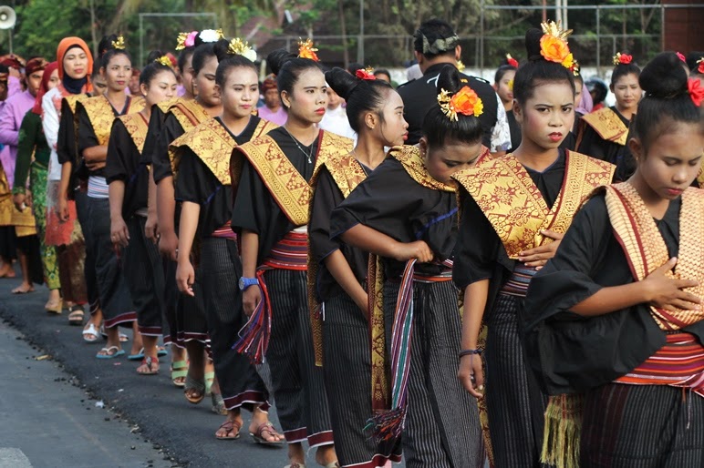 Pakaian Adat Lambung Khas Lombok Tengah ~ Lombok Atraktif
