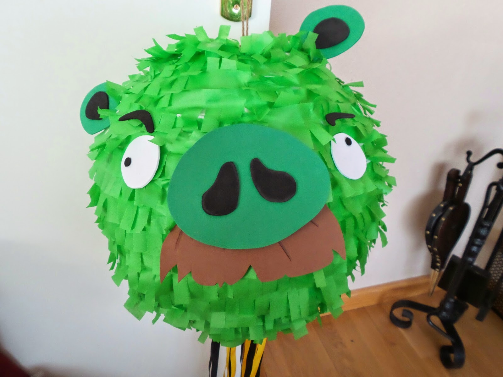 servidor cesar llegada Cosas de Katy: Piñata casera del cerdo "Bigotes" de los Angry Birds