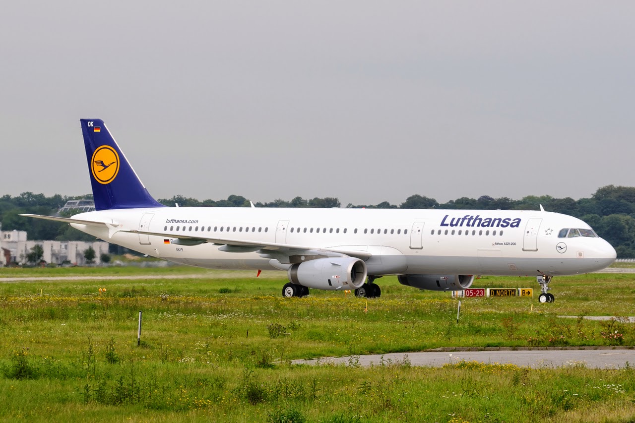 A321-231, Lufthansa, D-AVZQ, D-AIDK, (MSN 4819)