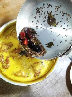 pour-tadka-over-kadhi