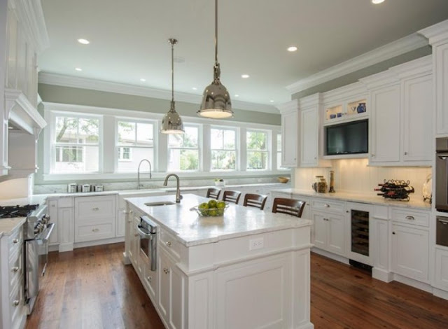 kitchen backsplash with white cabinets pictures