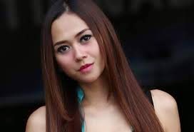 Foto Aura Kasih Bugil, Aura Kasih Telanjang Kelihatan teteknya tanpa Sensor