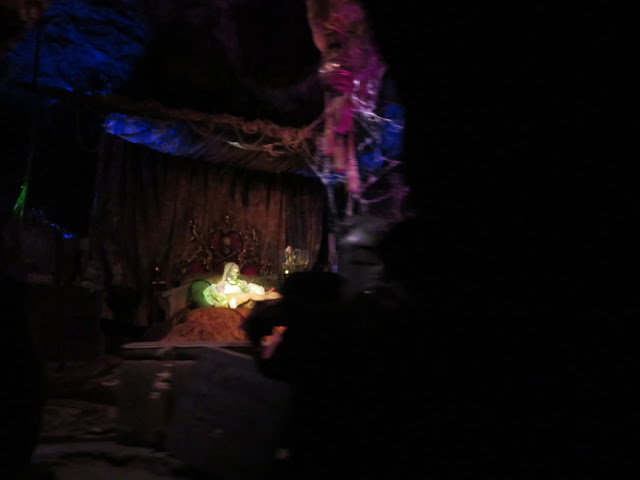 Skeleton Bedroom Pirates of the Caribbean Disneyland
