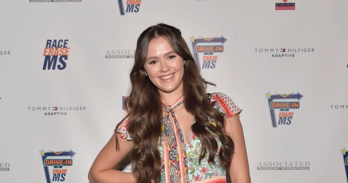 Starlet Arcade: Olivia Sanabia