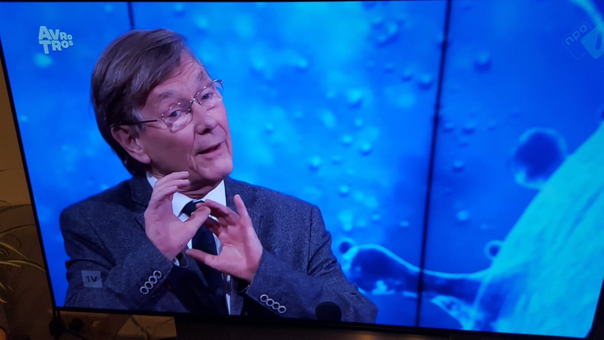 Blik Op NOSjournaal Staats TV krijgt geen genoeg van de Man van 6 Miljoen.