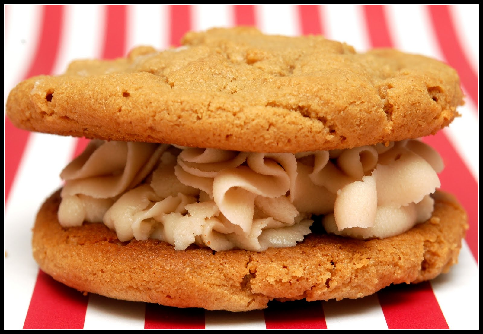 FLOURLESS PEANUT BUTTER COOKIE SANDWICHES Hugs and Cookies XOXO