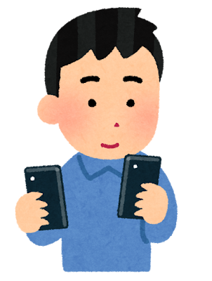 スマホの二台持ちのイラスト（男性）