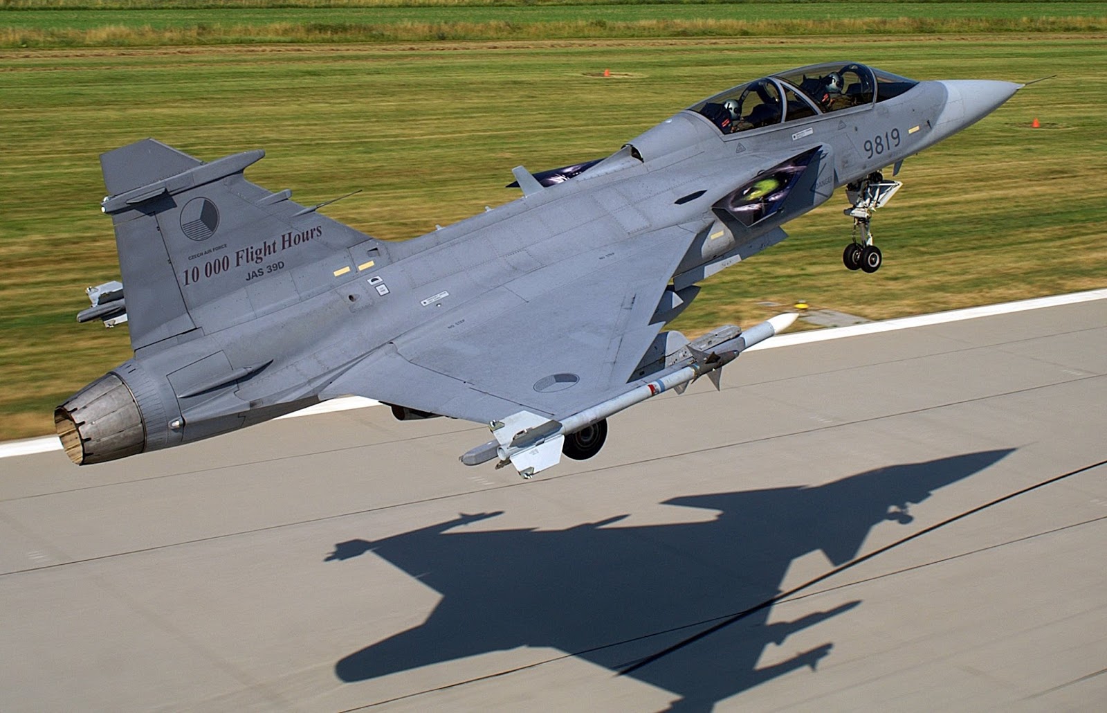 AERONEF.NETSaab JAS-39 Gripen of Czech Air Force Shadow On