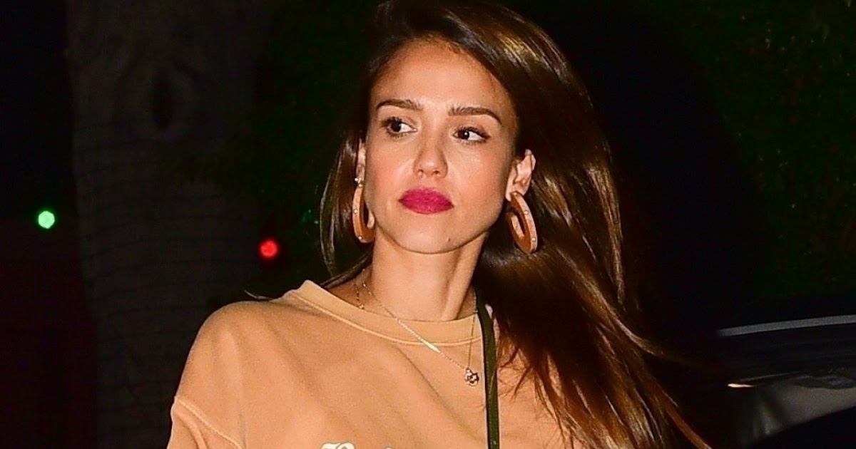 Jessica Alba – New Year’s Festivities 30 Dec-2019