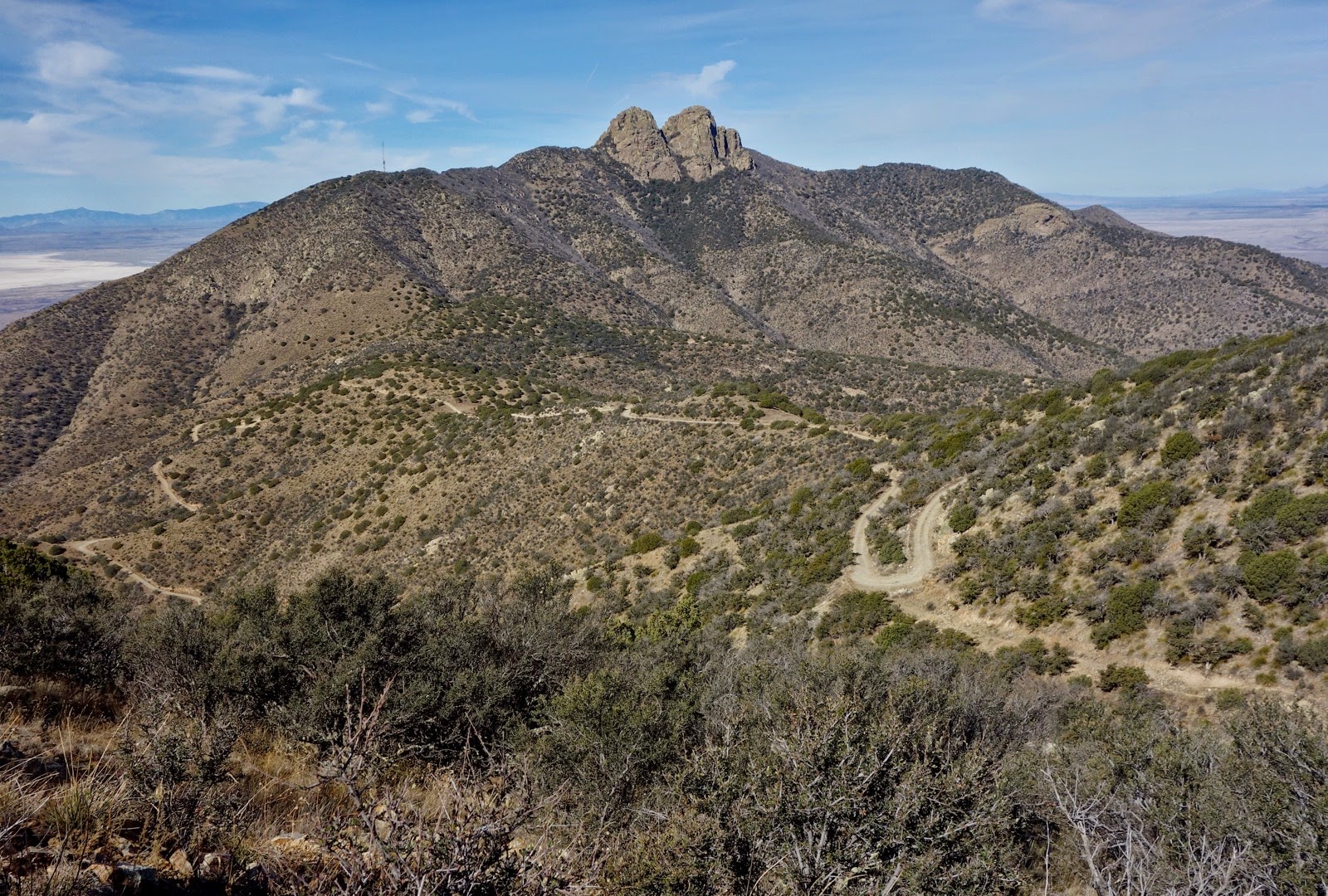 Earthline The American West Dos Cabezas Peaks, 8,354' and 8,357', Via