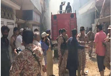 افسوس ناک خبر: کراچی میں پی آئی اے کا مسافر طیارہ گر کر تباہ ہوگیا ، ہلاکتوں کا خدشہ