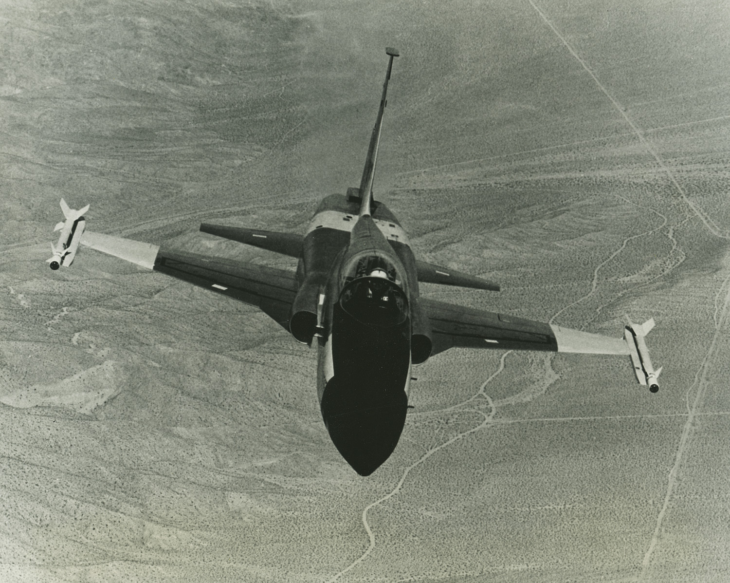 xF-5A+head+on+in+flight.jpg