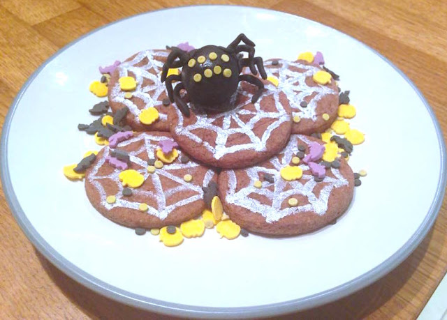 Chocolate Cobweb Cookies Recipe