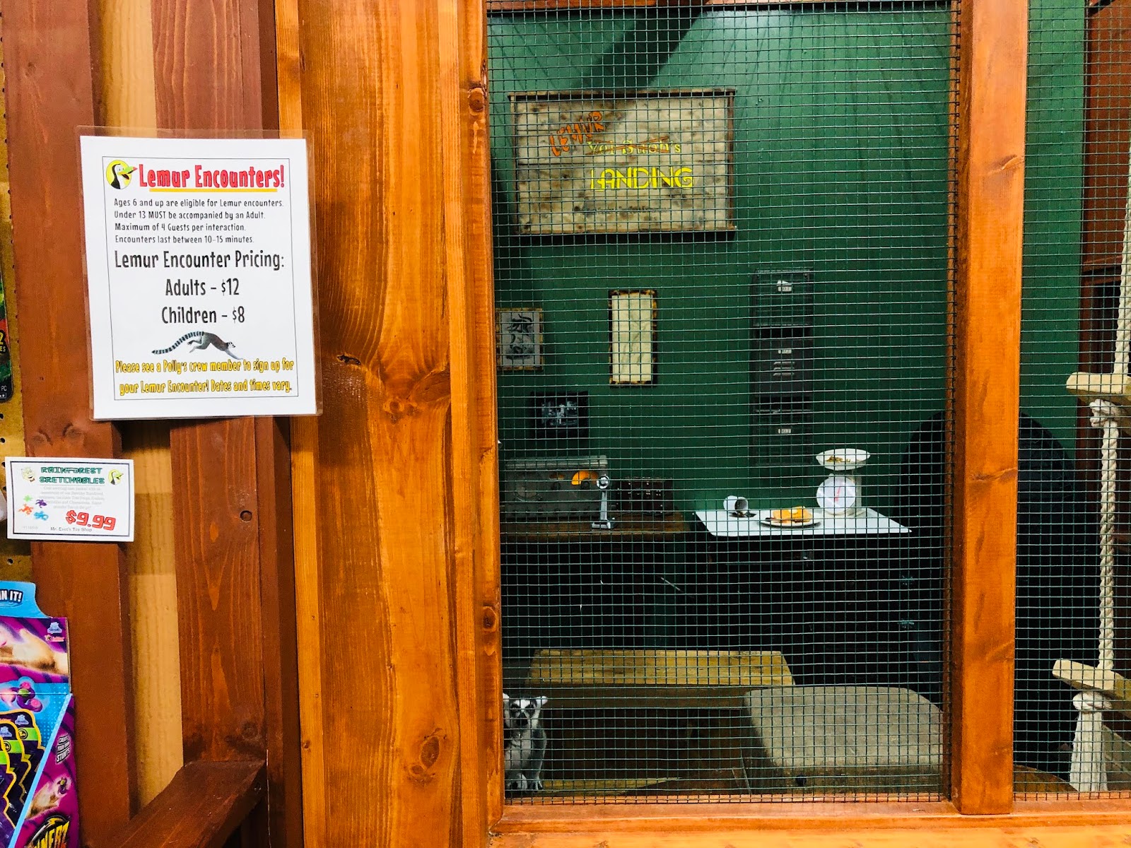 Airing My Laundry, One Post At A Time... Checking Out Polly's Pets In Universal City, Texas