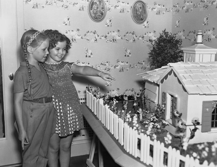 . Tulsa Tiny Stuff Shirley Temple's Tynietoy Bungalow