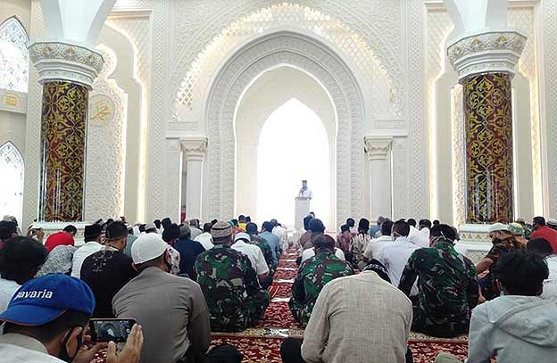ruangan masjid Al Hakim