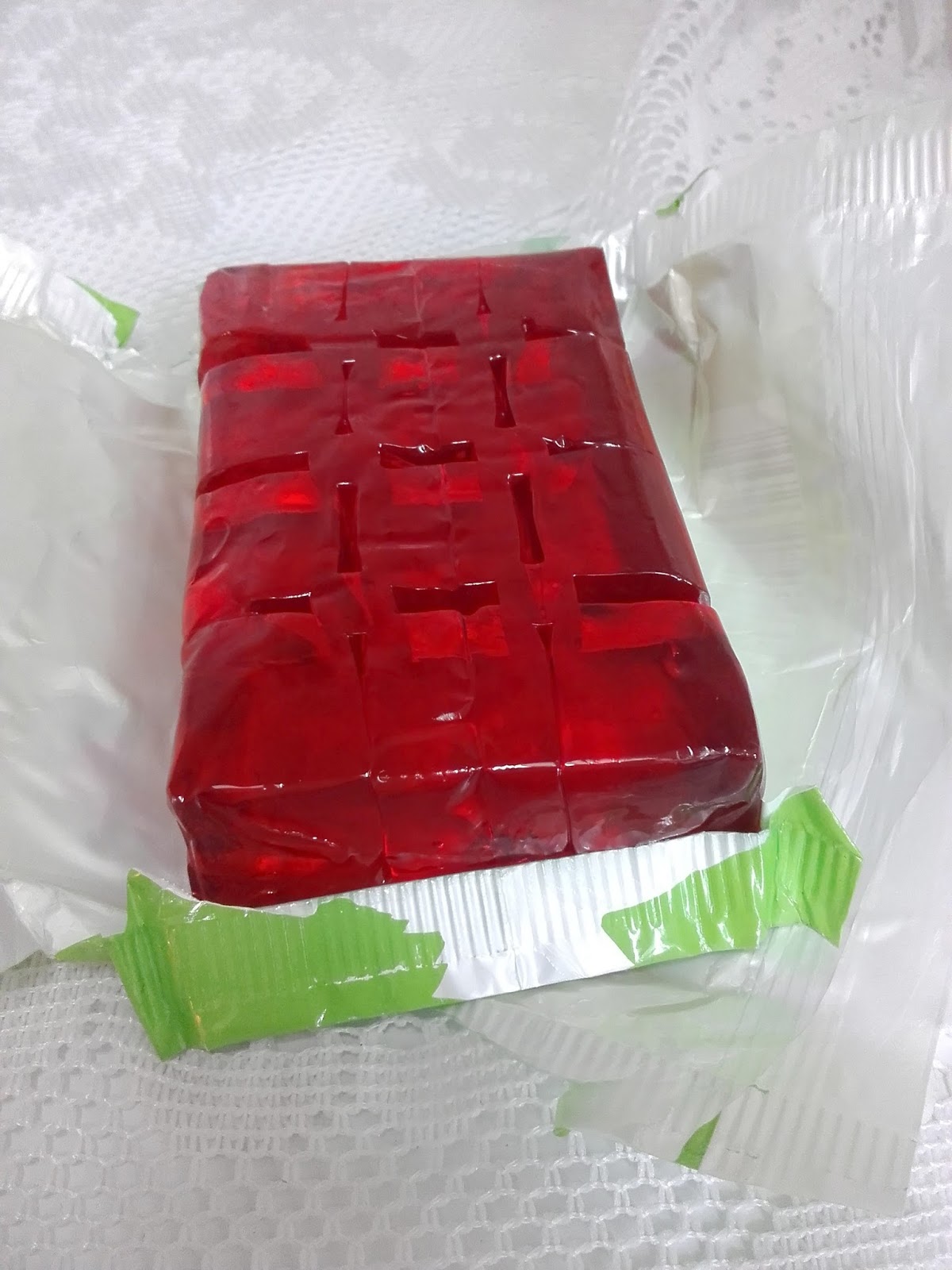 Supersupergirl's Food Reviews Hartley's Strawberry Jelly 135g