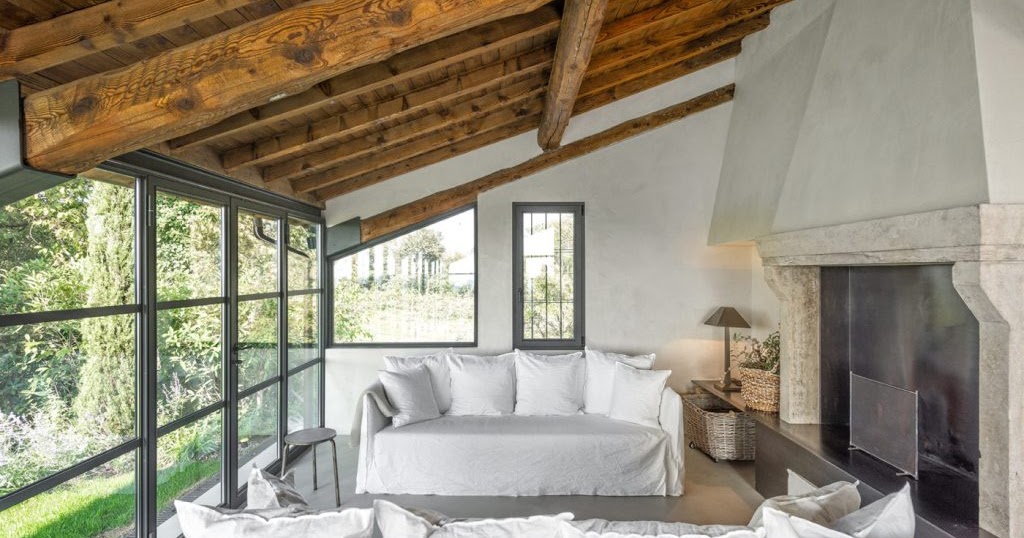 A rustic-chic country house in Italy