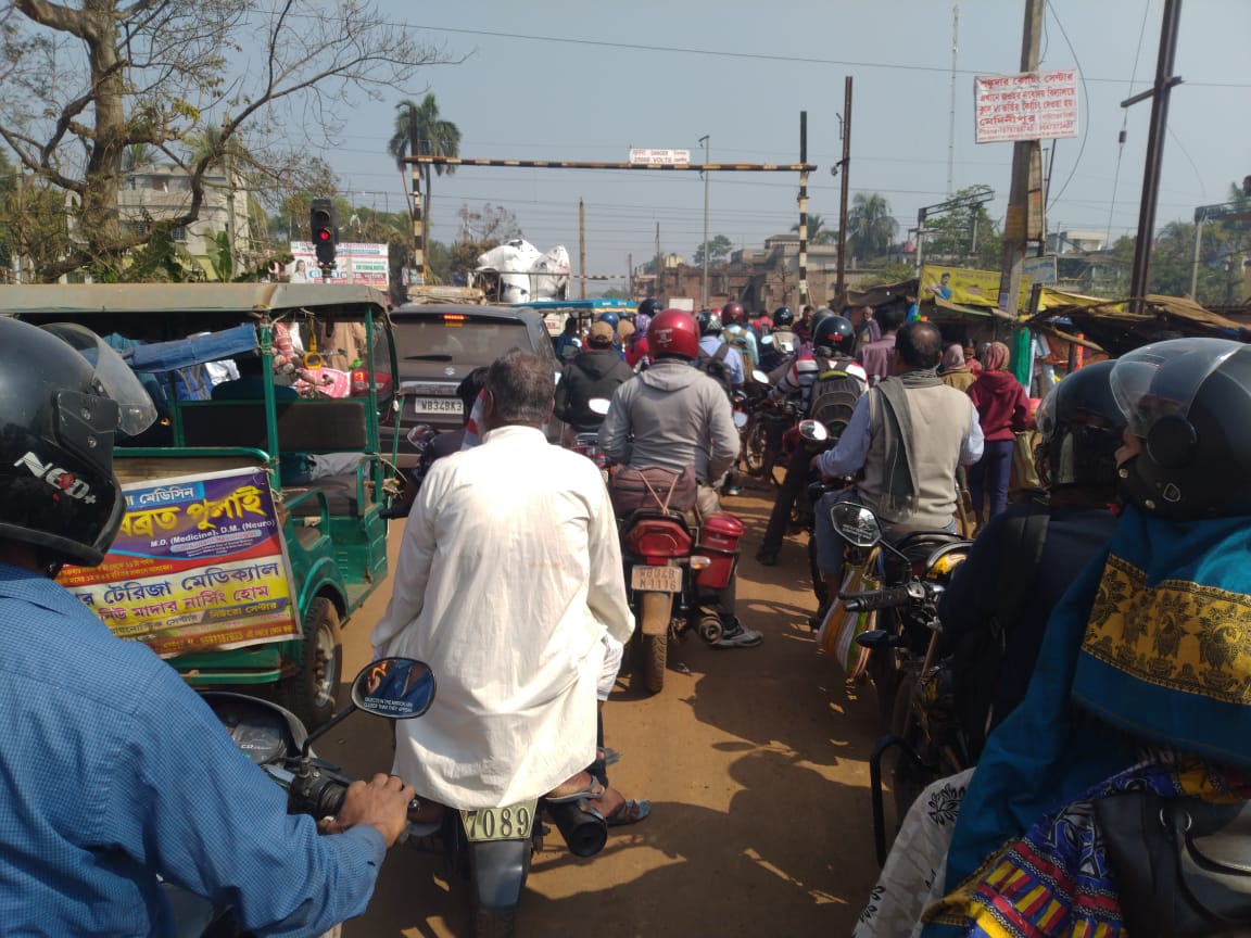 কথা রাখেনি প্রশাসন , বালিচক এলাকায় অব্যহত যানজট ও দুর্ঘটনার আশঙ্কা 1 কথা রাখেনি প্রশাসন , বালিচক এলাকায় অব্যহত যানজট ও দুর্ঘটনার আশঙ্কা