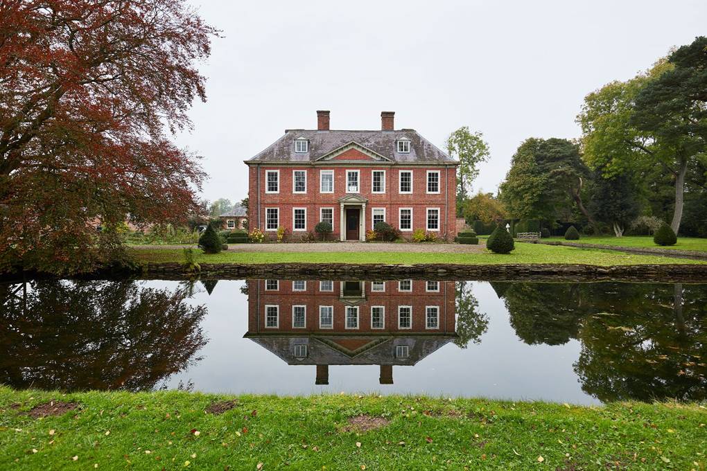 Décor Inspiration: A Warm & Art-Filled Queen Anne House in Herefordshire by Interior Decorator Edward Bulmer