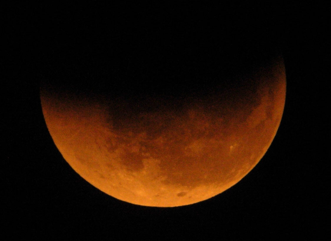 Eclipse Moon June 2011 | 100knot